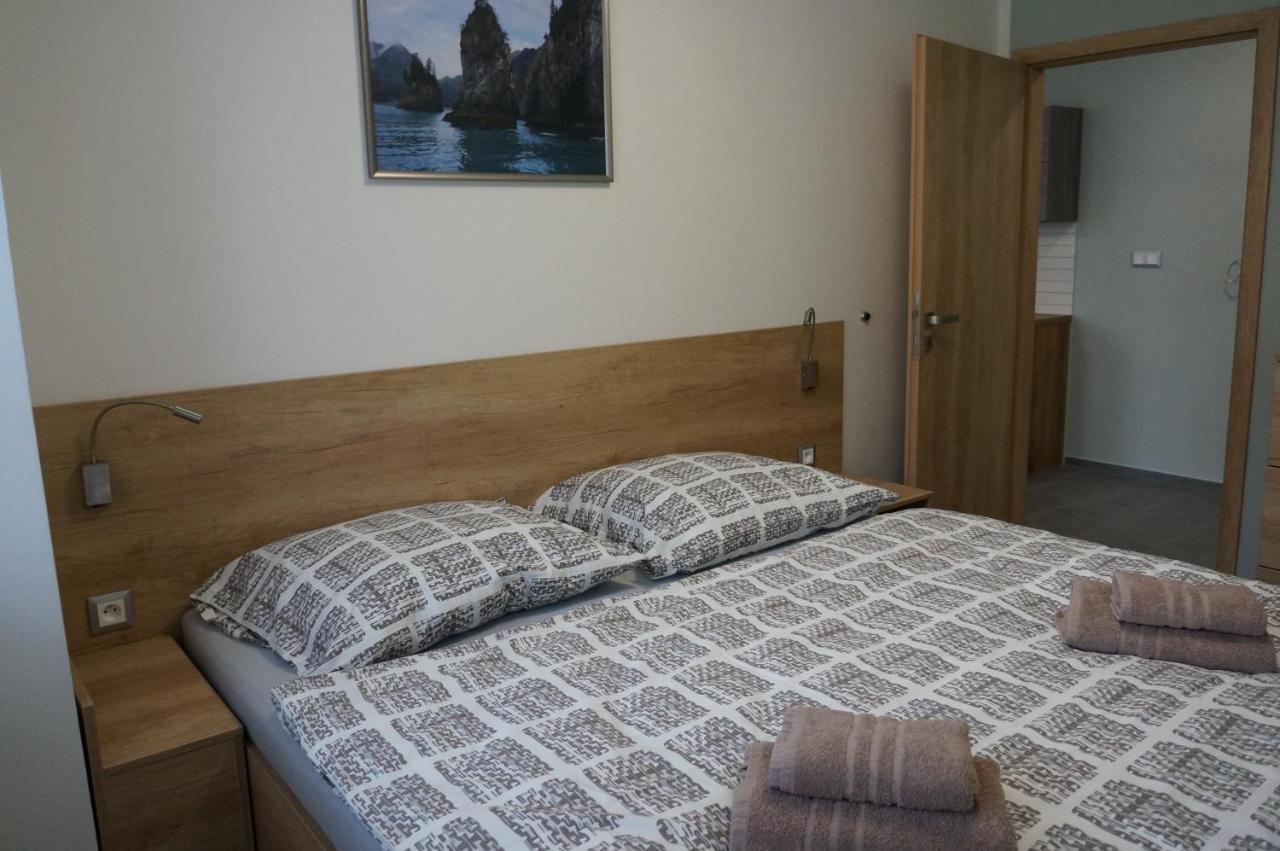 Rezidence Bělehradská Apartamento Most Exterior foto