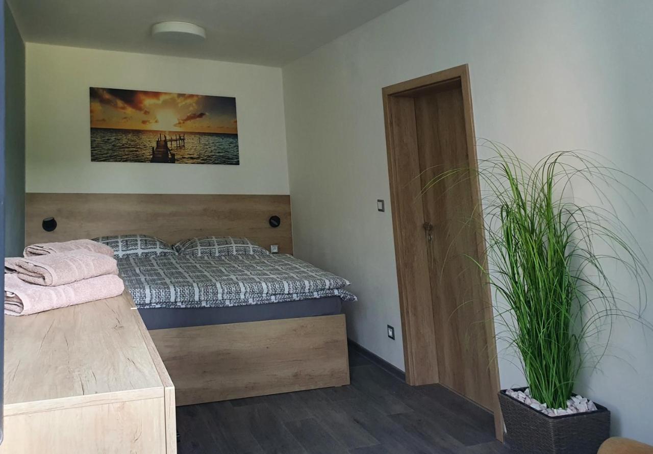 Rezidence Bělehradská Apartamento Most Exterior foto
