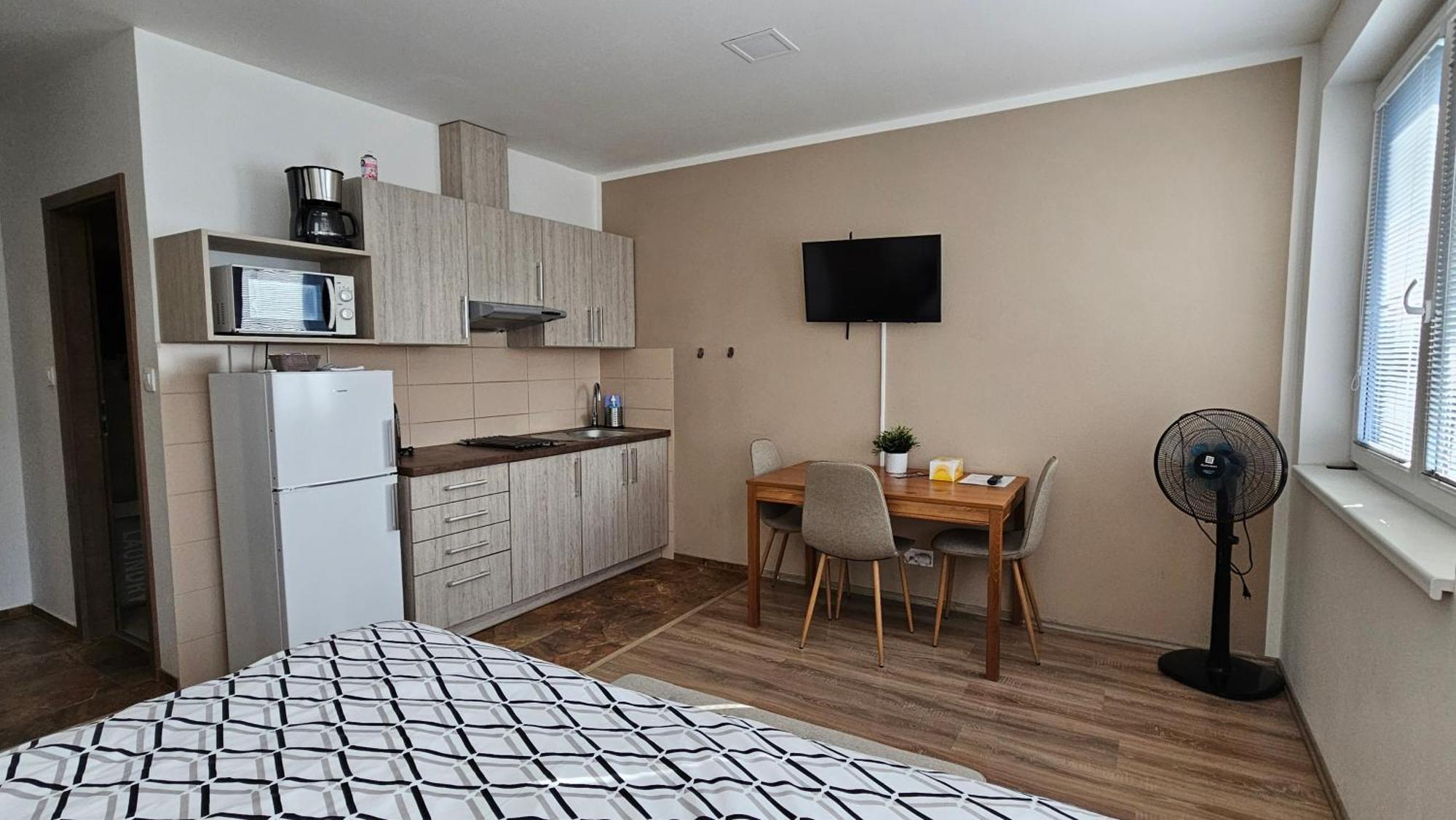 Rezidence Bělehradská Apartamento Most Exterior foto